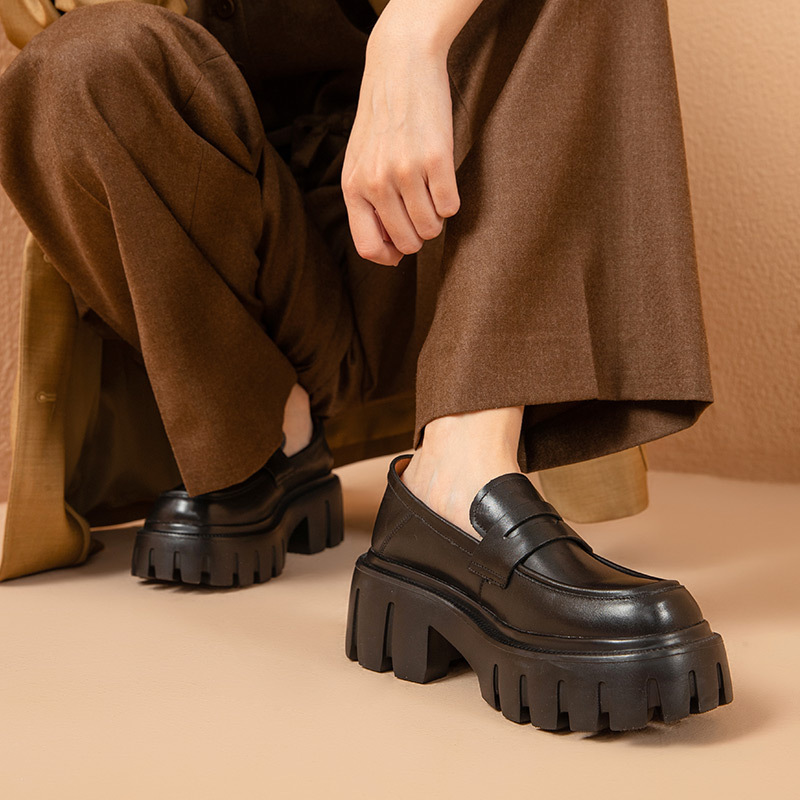 Women’s Retro Black Height Increasing Shoes