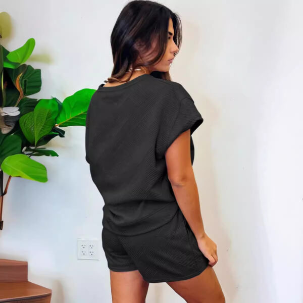 Solid Color Round Neck Short Sleeves Top Shorts Suit - Image 3
