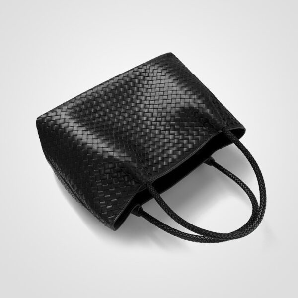 The First Layer of Cowhide Hand-woven Handbags Women's Picture-in-the-mother Bag