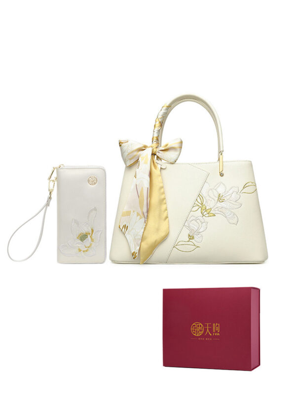 High End Meeting Gift Handbag For Mother In Law - Image 5