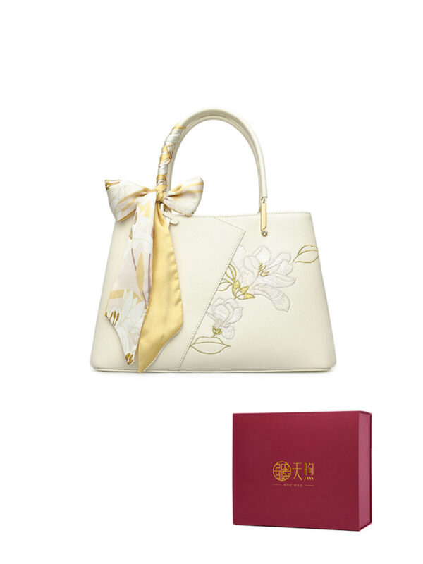 High End Meeting Gift Handbag For Mother In Law - Image 6