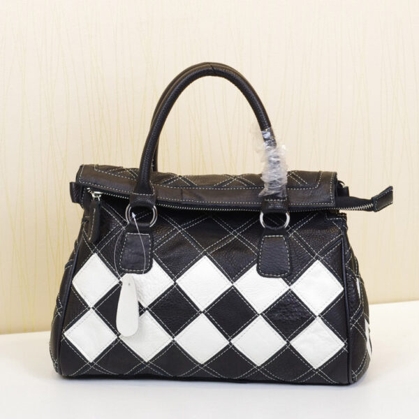 Color matching portable messenger female bag - Image 2