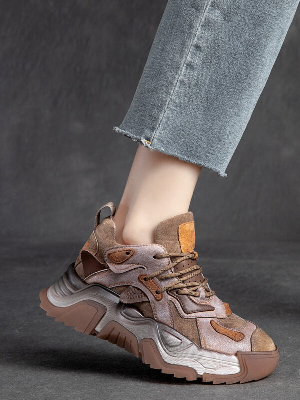 Women's Trendy Vintage Leather Thick Sole Travel Shoes - Image 4