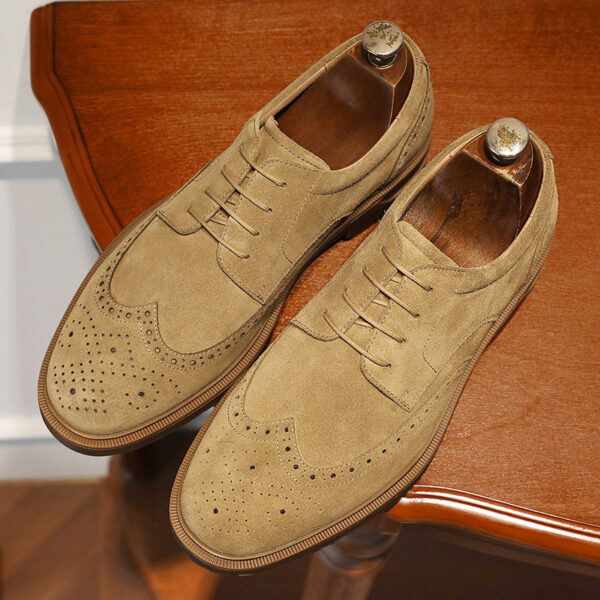 New Vintage Engraving Suede Leather Breathable Shoes Men