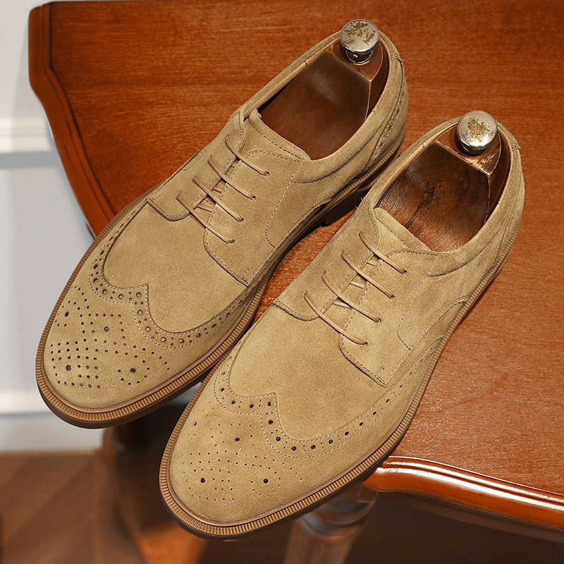 New Vintage Engraving Suede Leather Breathable Shoes Men
