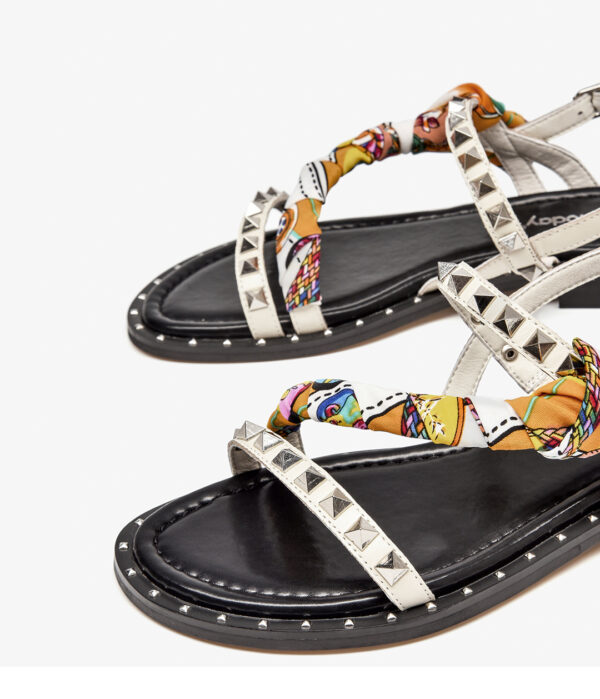 Women's Studded Leather French Niche Flat Sandals - Image 4