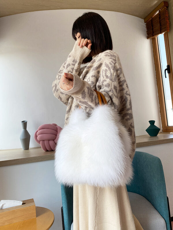 Women's Hand-held Bill Of Lading Shoulder Slung Fashion Bag - Image 4