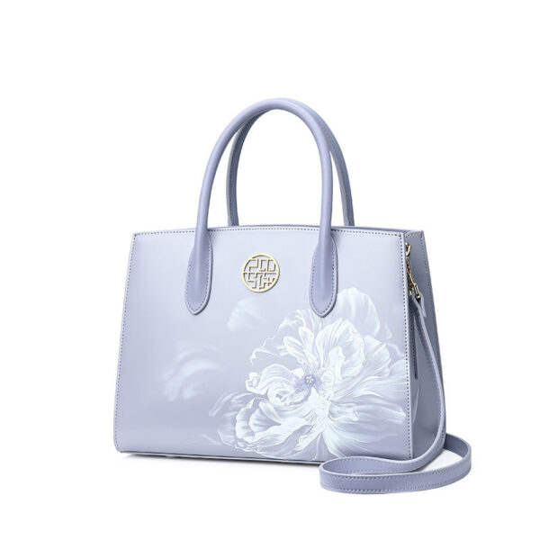 High-end Practical And Atmospheric Handbag As A Gift For Mother - Image 5