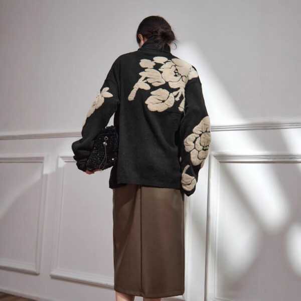 Three-dimensional Flower Jacquard Turtleneck Retro Loose Knitted Sweater - Image 3