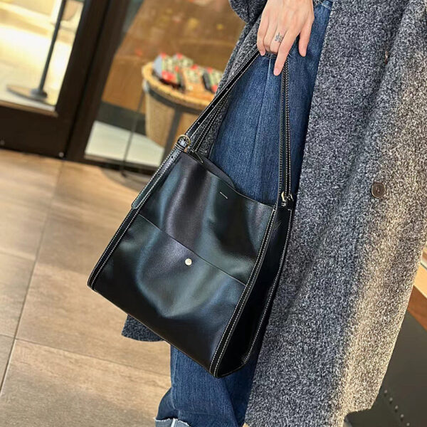 Commuter's All-matching Leather Large Capacity Women's Tote - Image 4