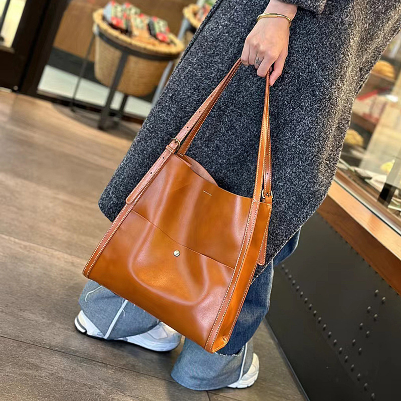 Commuter’s All-matching Leather Large Capacity Women’s Tote