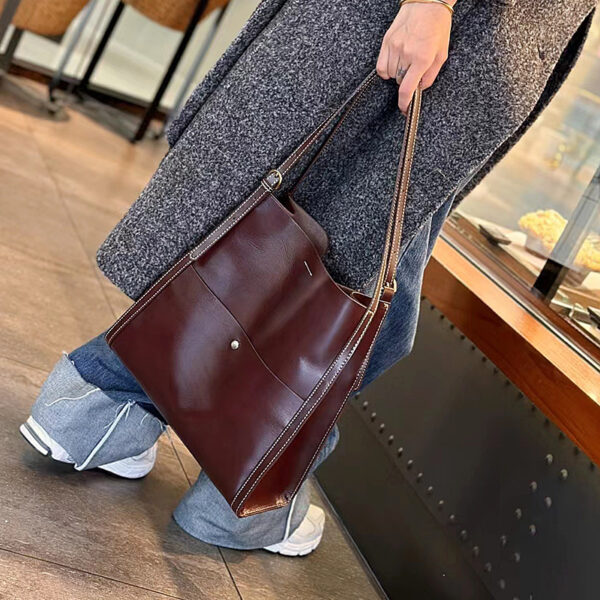 Commuter's All-matching Leather Large Capacity Women's Tote - Image 5