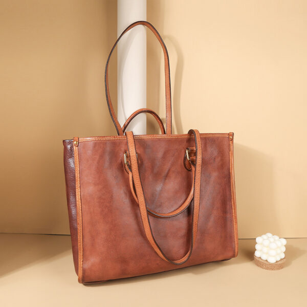 Women's Retro Leather Large Capacity Multi-functional Shoulder Bag - Image 8
