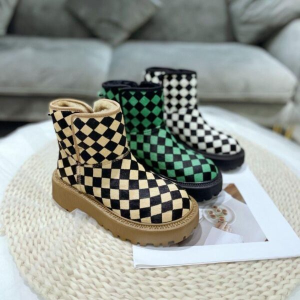 Women's Plaid Horsehair Round Head Simple And Comfortable Thick Flat-bottomed Fur Boots - Image 5