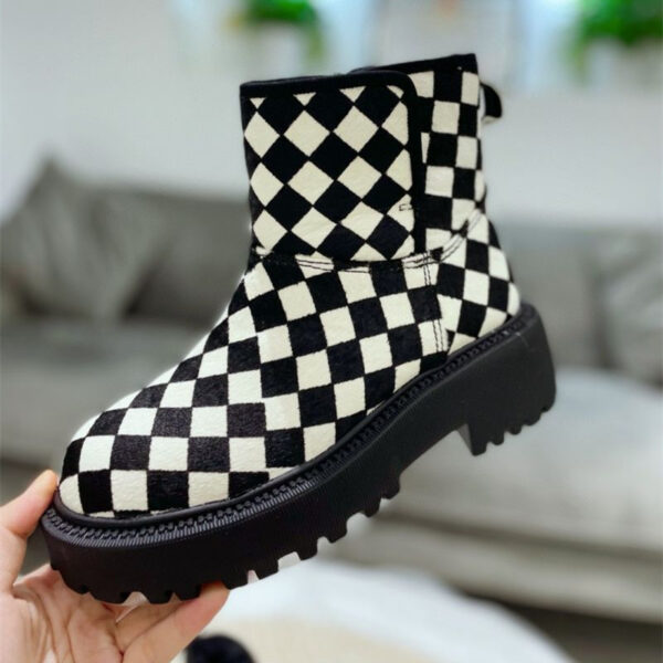 Women's Plaid Horsehair Round Head Simple And Comfortable Thick Flat-bottomed Fur Boots - Image 4