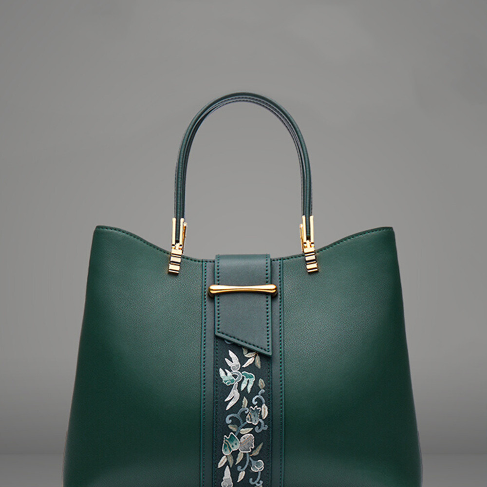Mother’s Day High-end Leather High-quality Messenger Bag