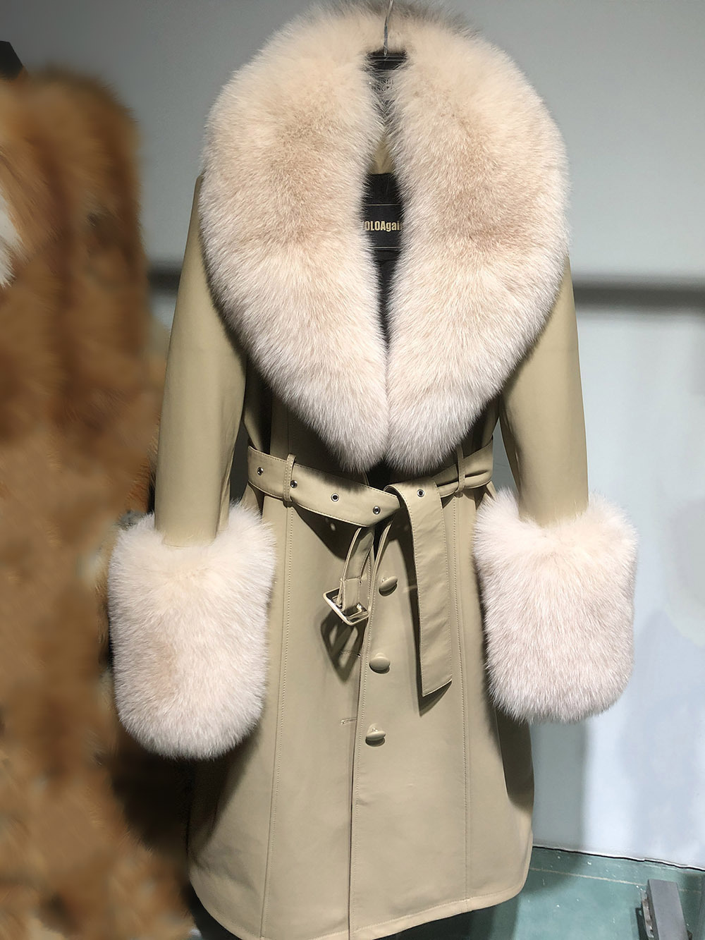 Slim-fit Leather Sheepskin Fox Fur Coat - Image 4